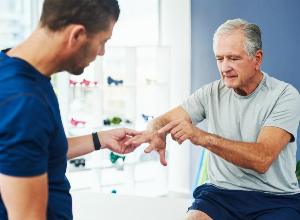 Rheumatoide Arthritis und Arthrose: Was sind ihre Gemeinsamkeiten und Unterschiede?